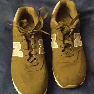 CLASSICS RUNNING SHOES ML574HRX IN OLIVE